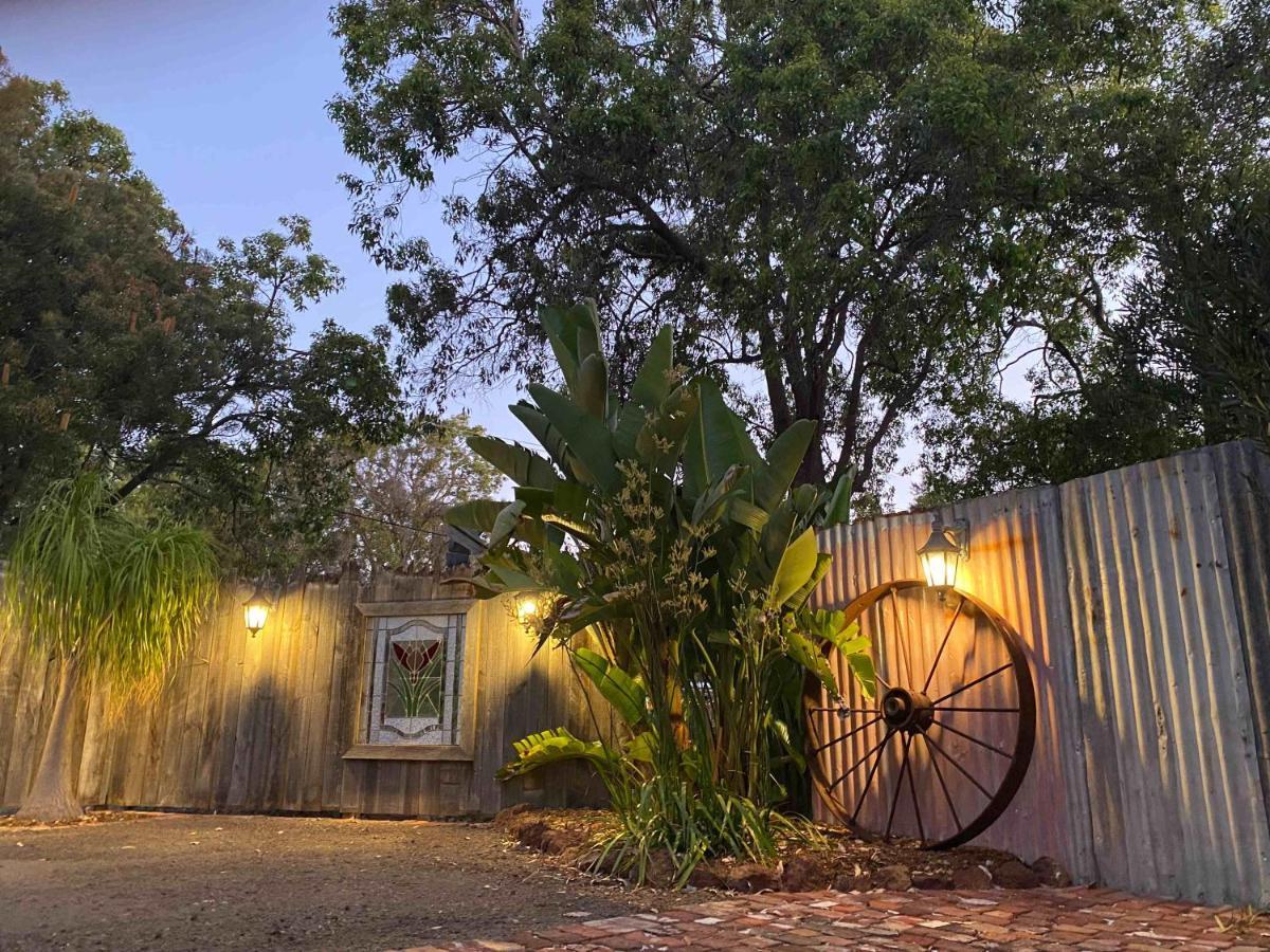 Gypsy Tiny House With Unique Outdoor Bathroom, Wifi & Firepit Coodanup