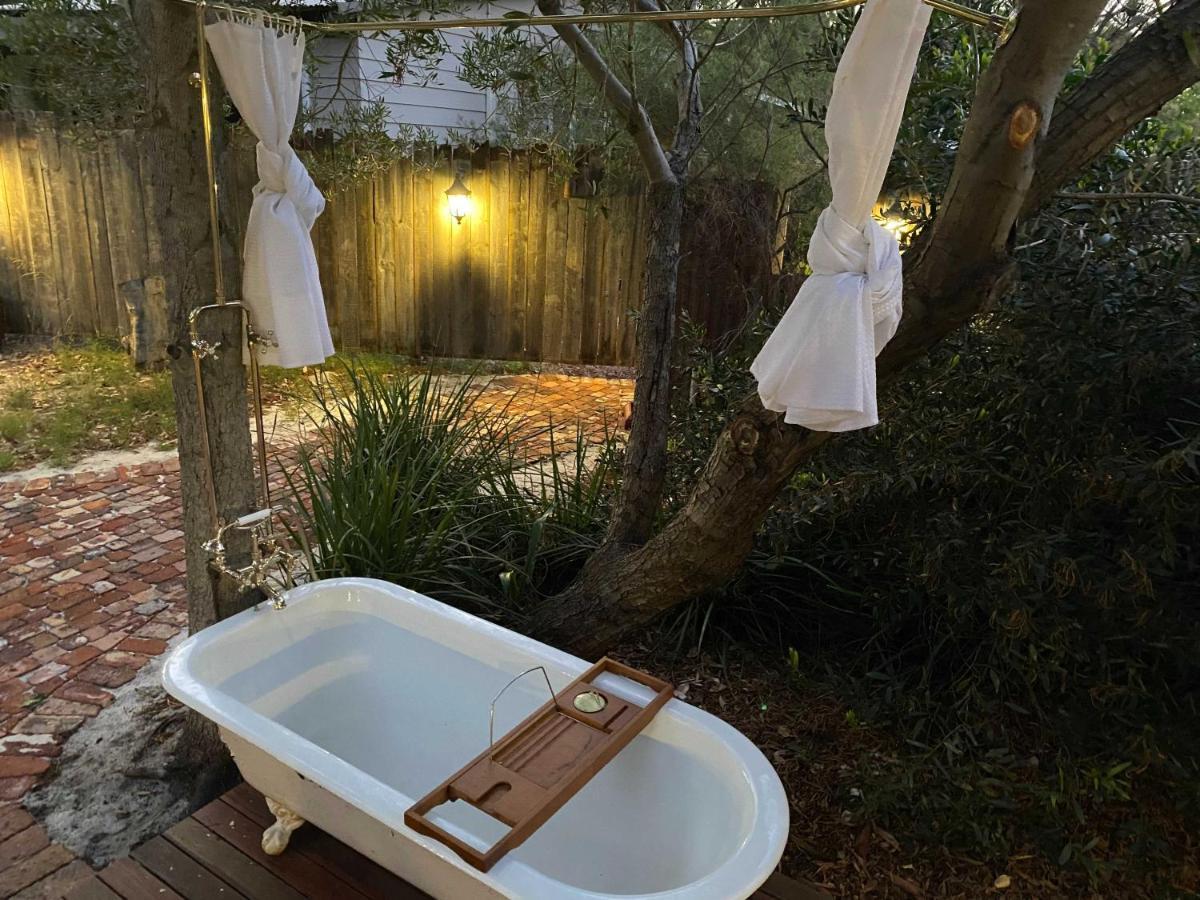 Luxury tent Gypsy Tiny House With Unique Outdoor Bathroom, Wifi & Firepit